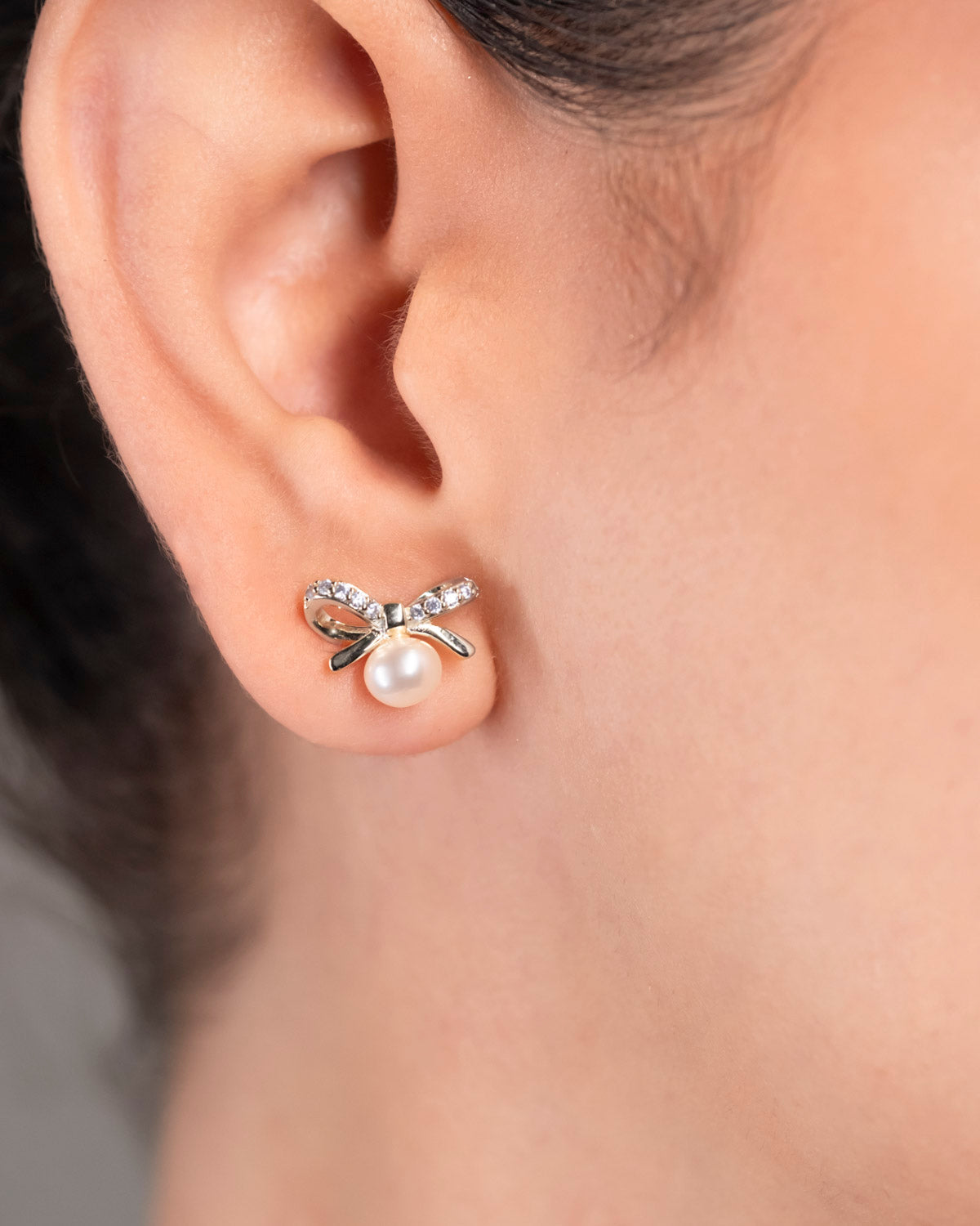 The Bow Pearl Earrings