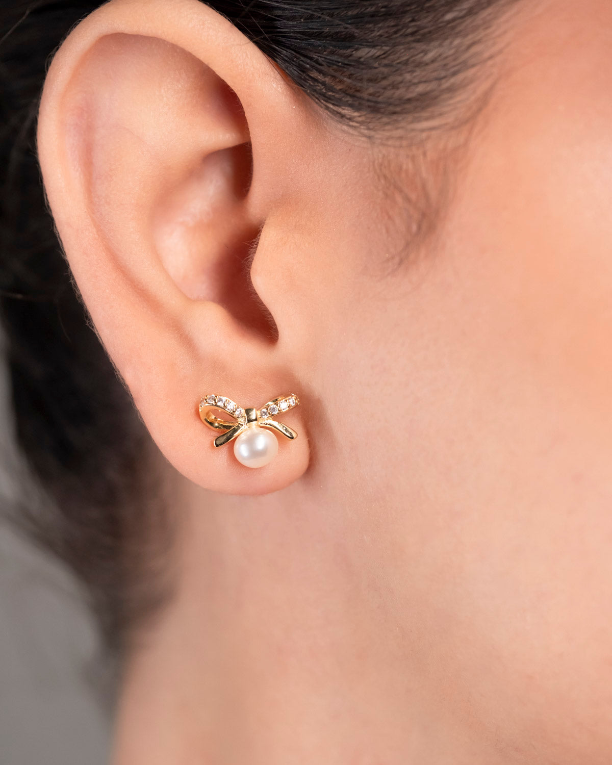 The Bow Pearl Earrings